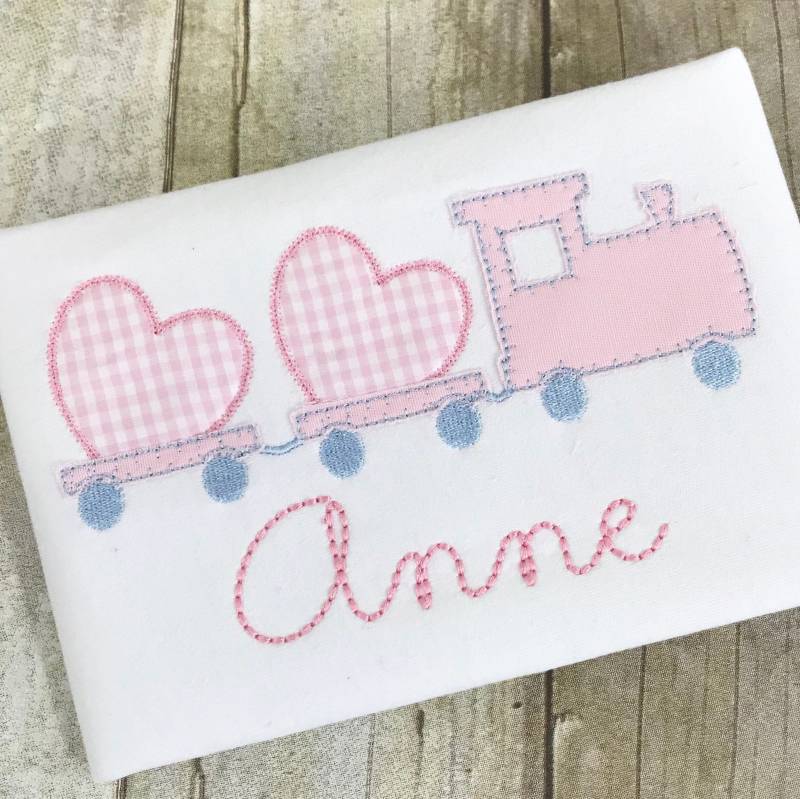 Des Mädchens Personalisierte Valentinstag Zug Shirt - Monogrammiert Mädchen Herz-Shirt Rosa Und Weiß von PerfectlyPlayfulShop