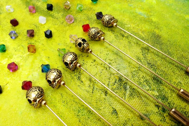 Gold Totenkopf & Rose Stick Pin Gothic Swarovski Kristall Krawattennadel Gold Totenkopf & Rose Stick Pin Gothic Swarovski Kristall Krawattennadel von PerfidiousJewellery
