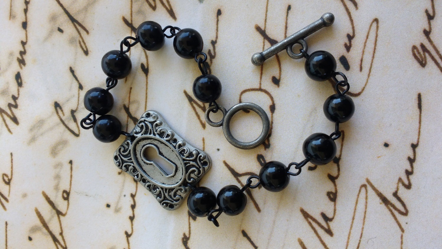 Antik Silber Ton Schlüsselloch Perlen Armband von PerfyctlyImperfect