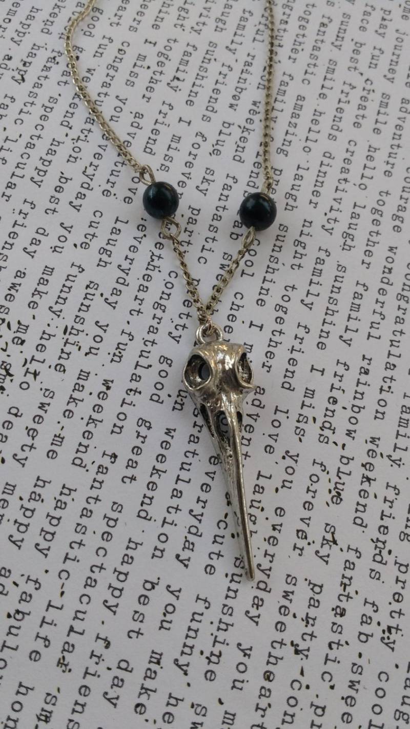 Bird Schädel Kolibri Halskette in Silber Ton von PerfyctlyImperfect