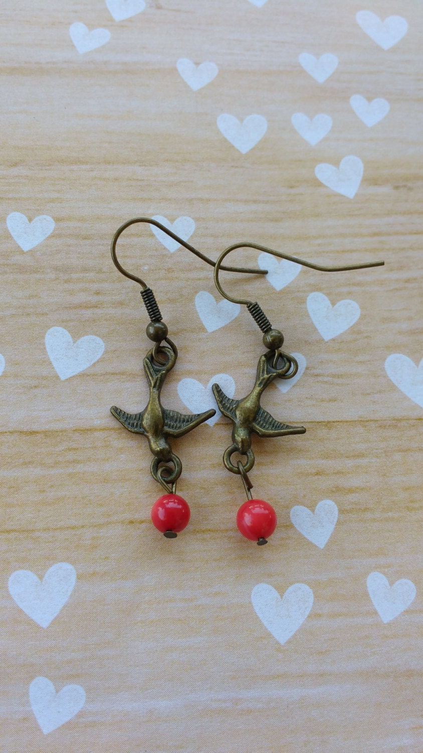 Entzückende Bronzeton Sturzflug Schlucken Perlen Ohrringe von PerfyctlyImperfect