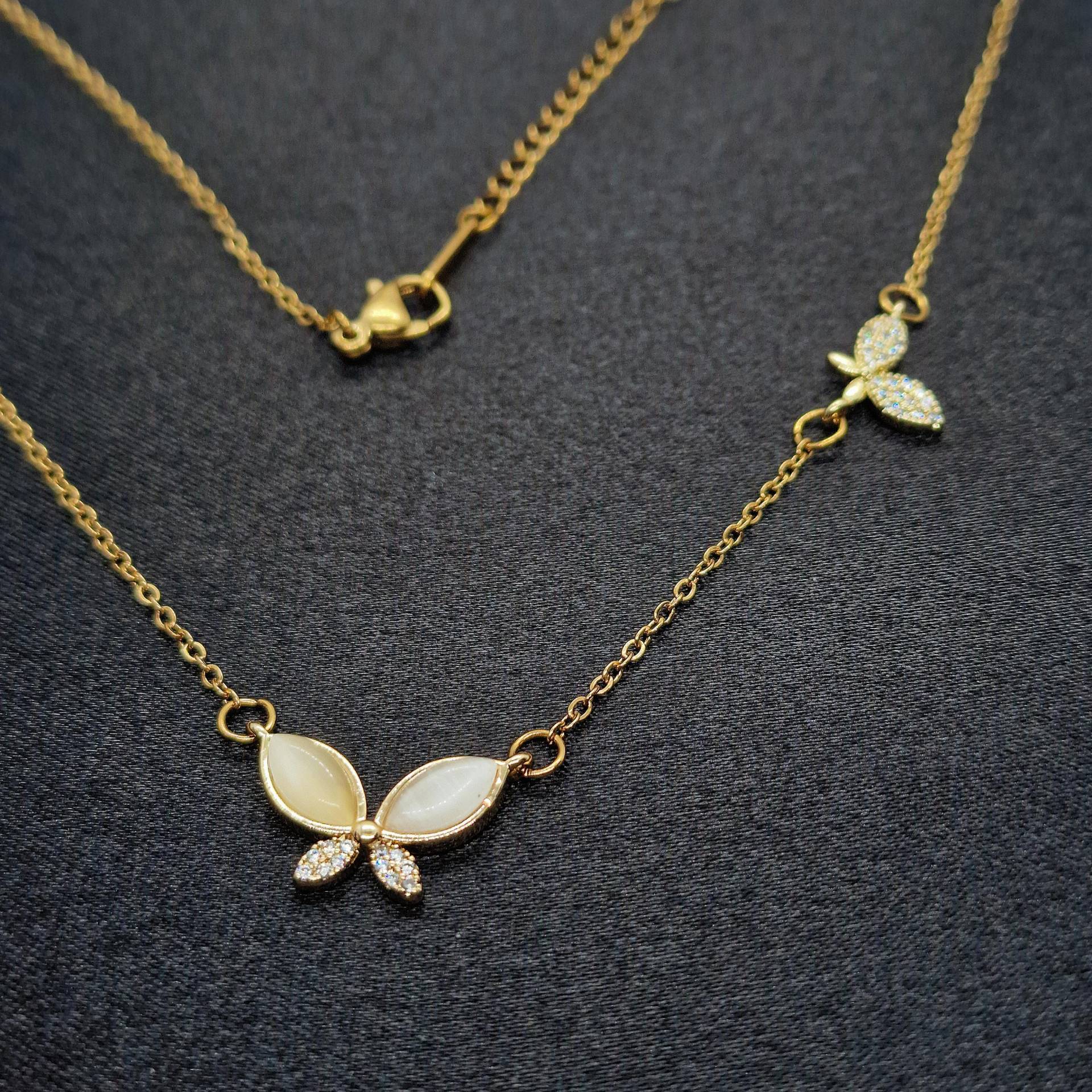 Halskette Edelstahl, Gold, Mit Falter-Anhänger, Schmetterlinghalskette, Schmuck Frau Halskette Edelstahl, Gold, Mit Falter-Anhänger, Schmetterlinghalskette, Schmuck Frau von PericeShop
