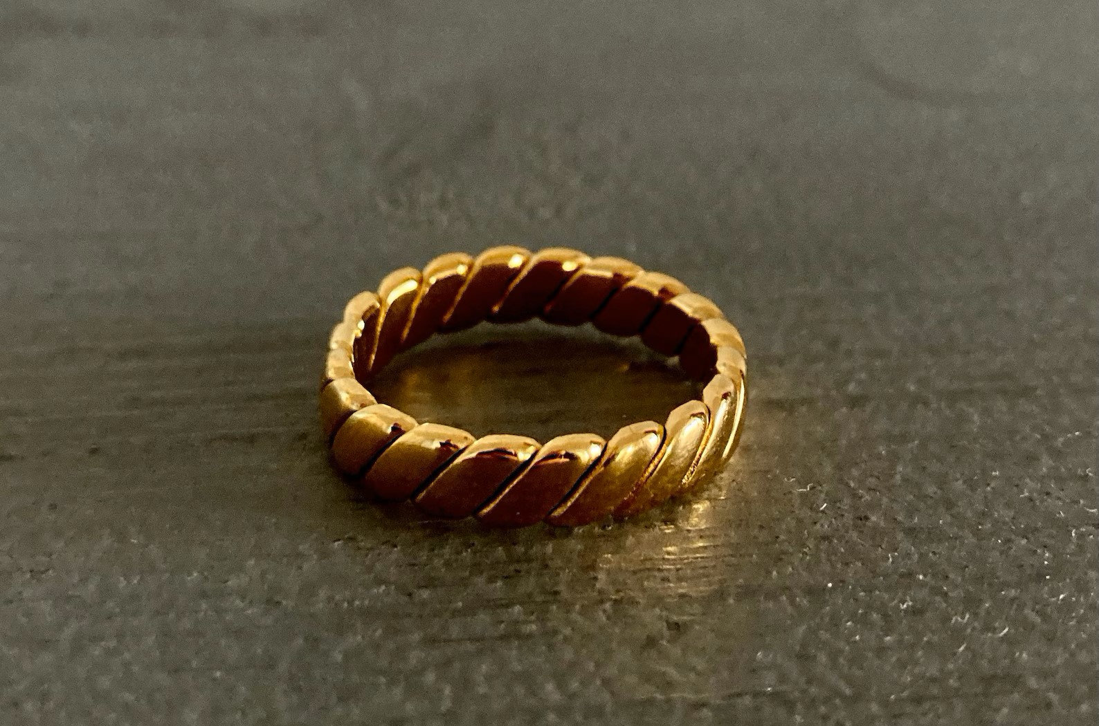 Vergoldeter Ring Mit Muster Für Sie Und Ihn von PericeShop