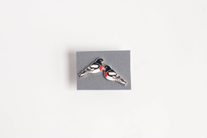 Rotröstiger Kernbeißer Ohrringe Emaille Vogel Ohrstecker Rotröstiger Kernbeißer Ohrringe Emaille Vogel Ohrstecker von PeriwinkleNuthatch