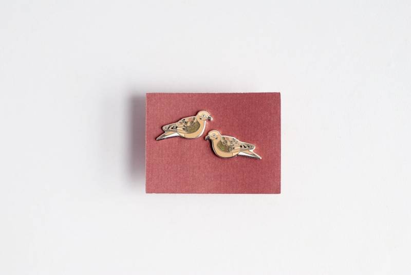 Trauertaube Ohrringe | Emaille Schmuck Ohrstecker Song-Vogel Post Vogel von PeriwinkleNuthatch