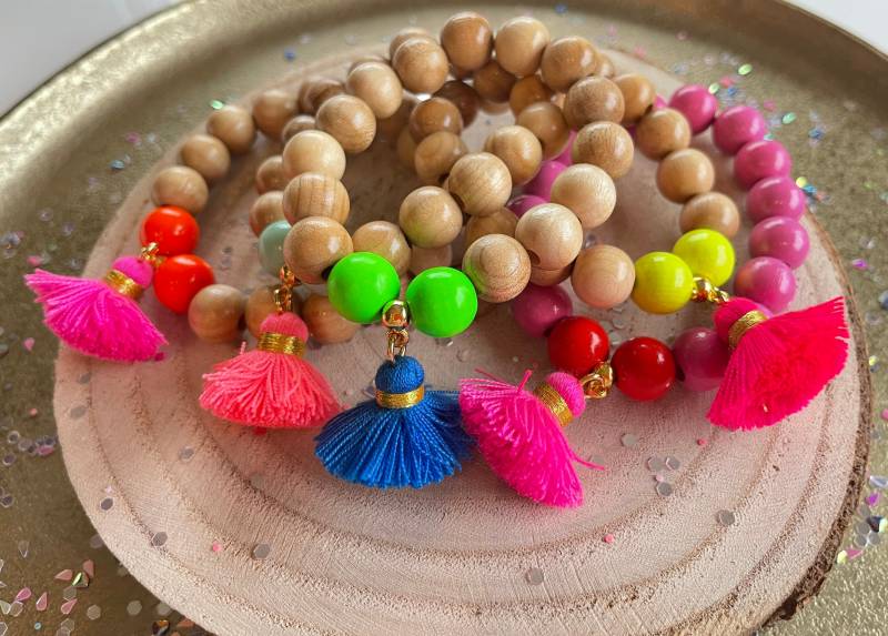 Armband Holz Perlenarmband Tassel Boho Pink Holzperlen von PerlaHandgemacht