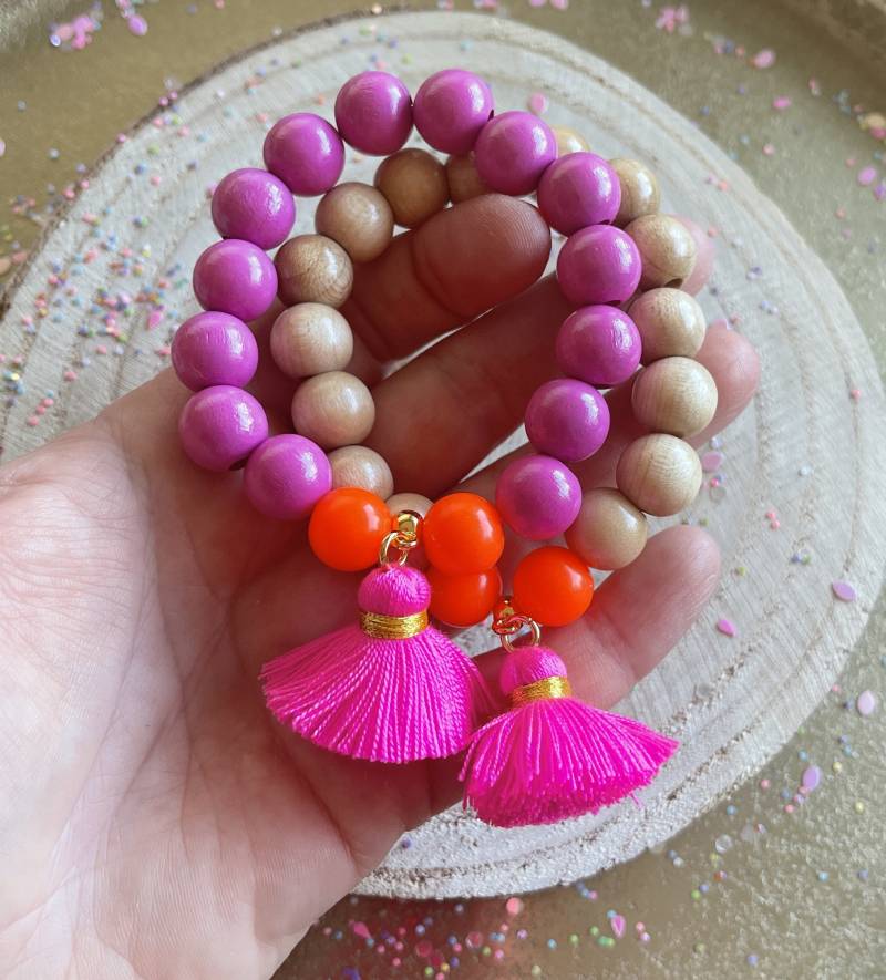 Armband Holz Perlenarmband Tassel Boho Pink Holzperlen von PerlaHandgemacht