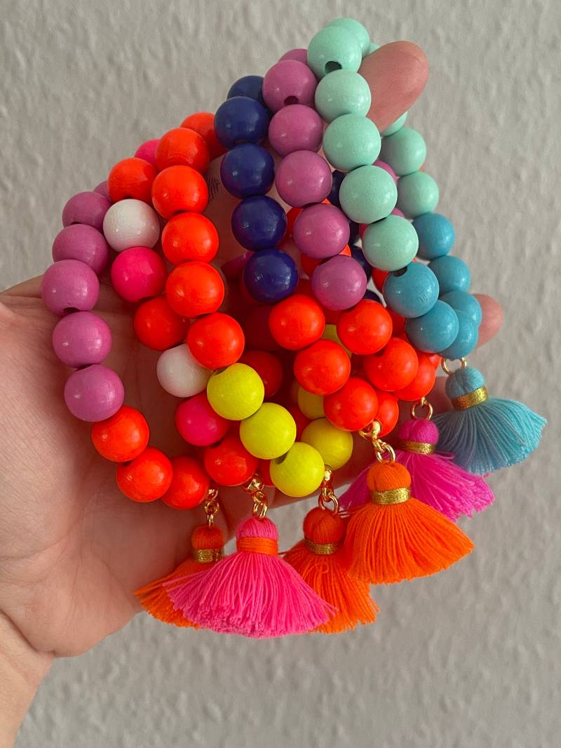 Armband Neon Holz Perlenarmband Tassel Boho Hippie Pink Holzperlen Armband Neon Holz Perlenarmband Tassel Boho Hippie Pink Holzperlen von PerlaHandgemacht