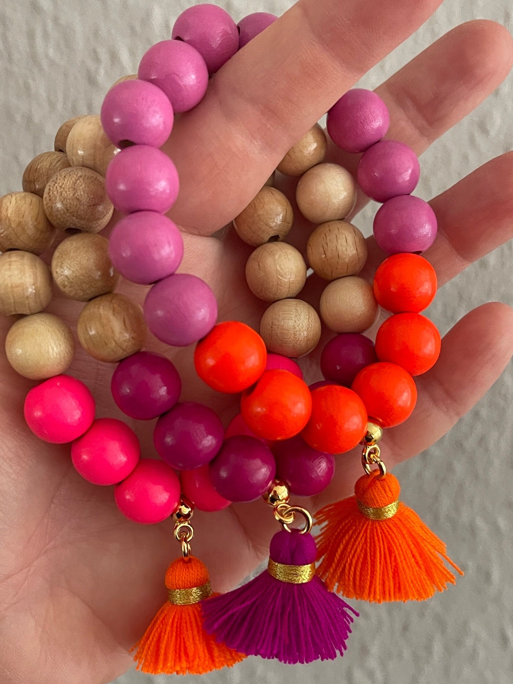 Armband Neon Holz Perlenarmband Tassel Boho Hippie Pink Holzperlen Armband Neon Holz Perlenarmband Tassel Boho Hippie Pink Holzperlen von PerlaHandgemacht