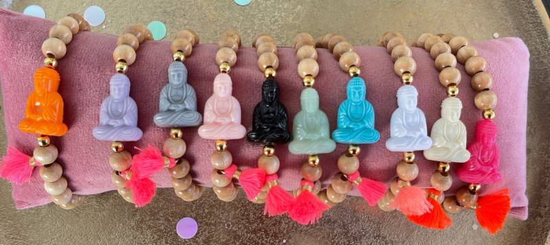 Buddha Band Armband Holz Perlenarmband Tassel Boho Pink Holzperlen von PerlaHandgemacht