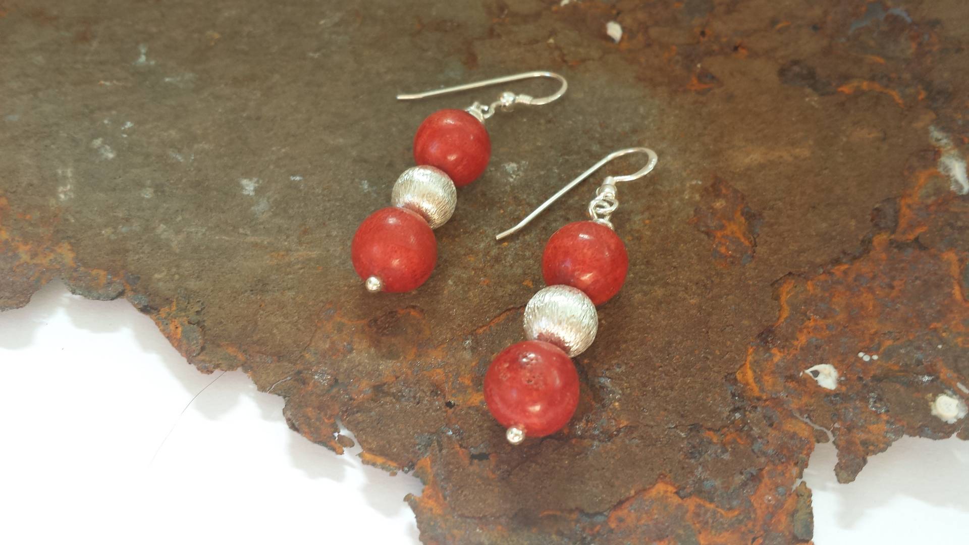 Koralle Edelsteinohrringe Mit 925Er Silberelementen von PerlenAteliers