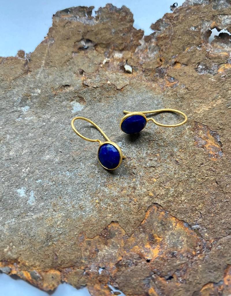 Lapislazuli Edelsteinohrringe Mit Vergoldeten 925Er Silberelementen von PerlenAteliers