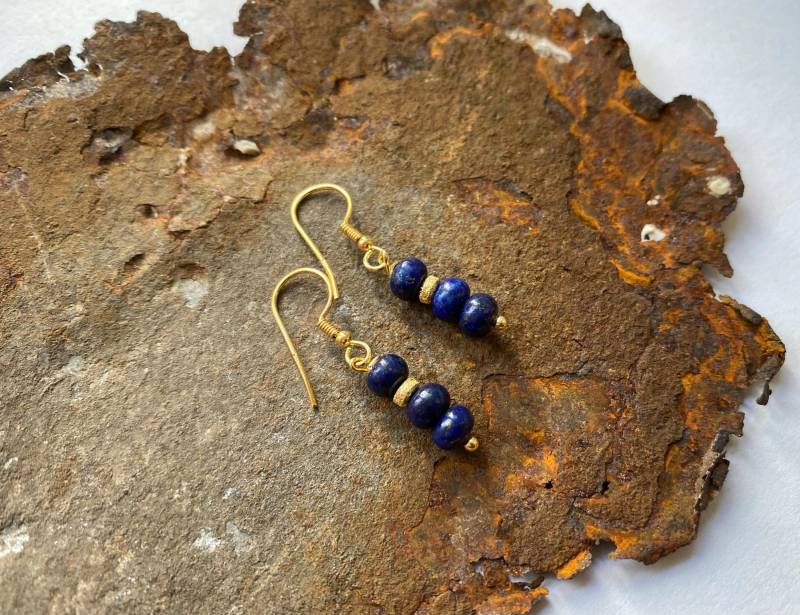 Lapislazuli Ohrringe Mit Goldelementen Aus Vergoldetem 925Er Silber von PerlenAteliers