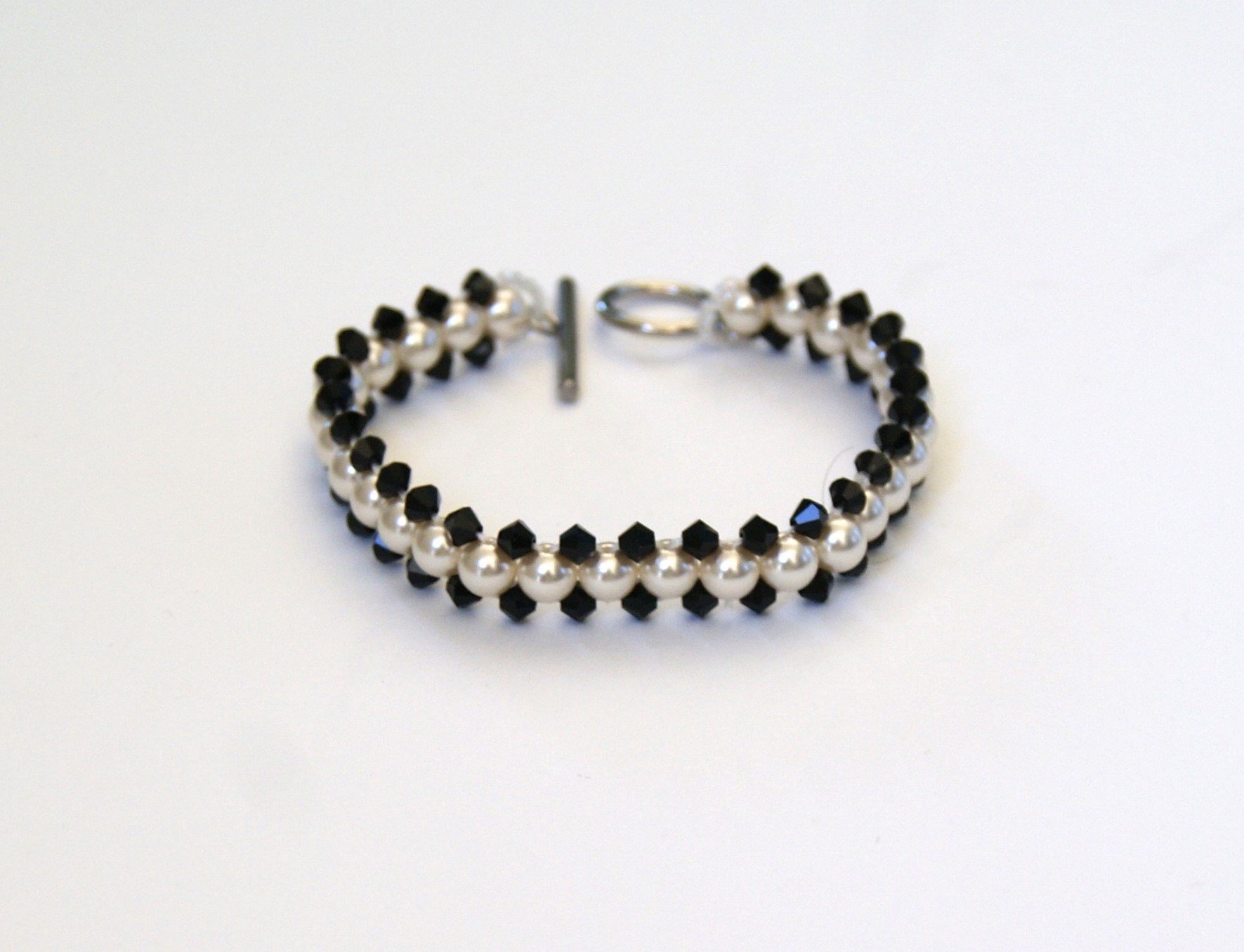 Armband Glasperlen Weiß Kristallperlen Schwarz Geschenk Armschmuck Perlen Armband Glasperlen Weiß Kristallperlen Schwarz Geschenk Armschmuck Perlen von PerlenGabriele