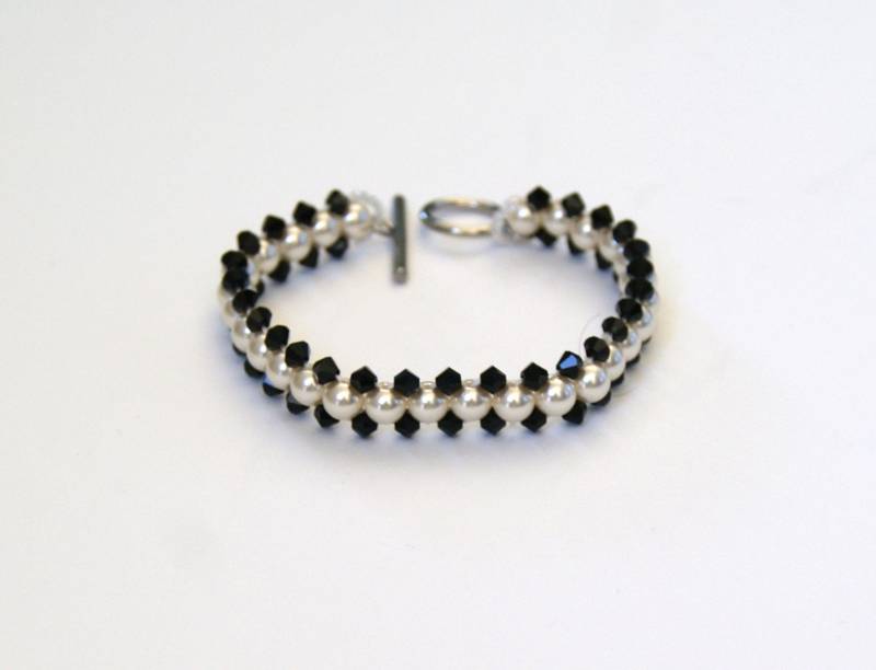 Armband Glasperlen Weiß Kristallperlen Schwarz Geschenk Armschmuck Perlen von PerlenGabriele