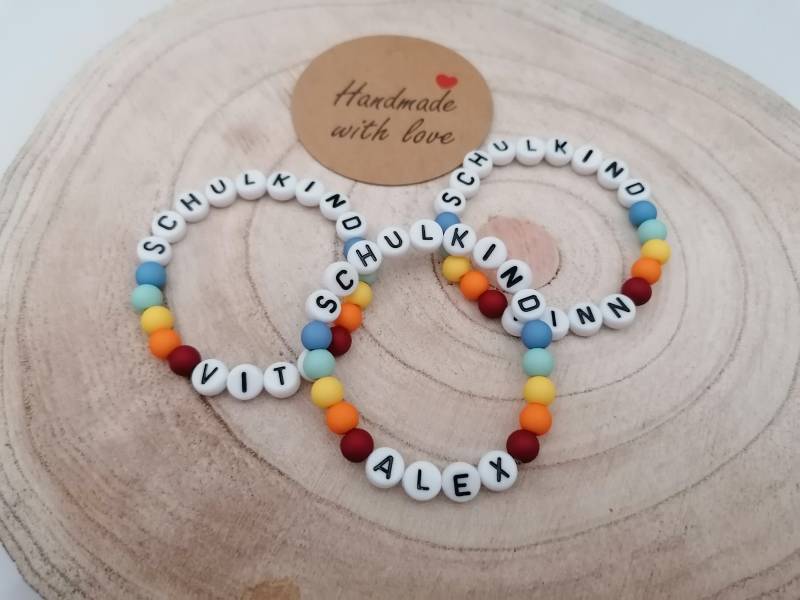 Kinder Perlenarmband Einschulung Schulkind Oder Name Personalisiert Mädchen Schulanfang Junge Regenbogen Bunt Perle Armband von Perlenfee131287