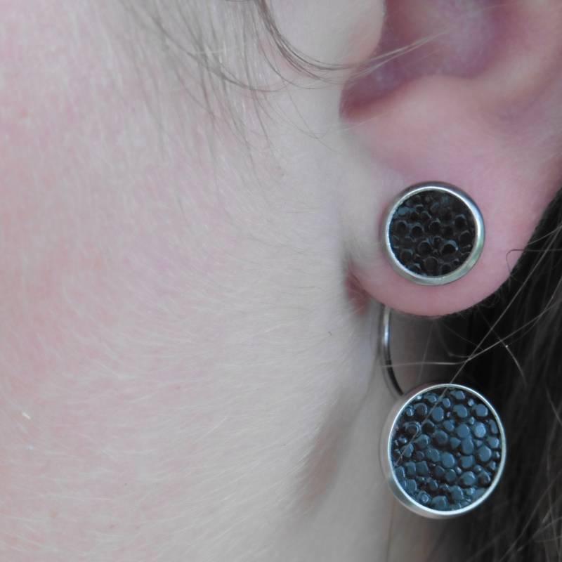 Doppel-Ohrstecker Mit Rochen-Leder Stylisch Kühl in Schwarz, Blau, Türkis Oder Rot von Perlenfischzuege