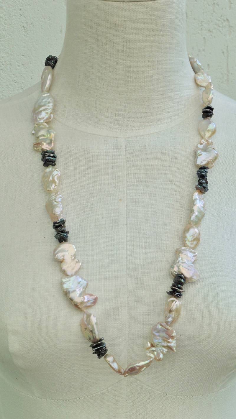 Perlenkette Mittellang Aus Großen Keshi-Perlen Mit Handgeschmiedetem Silberschloß | Sterling von Perlenfischzuege