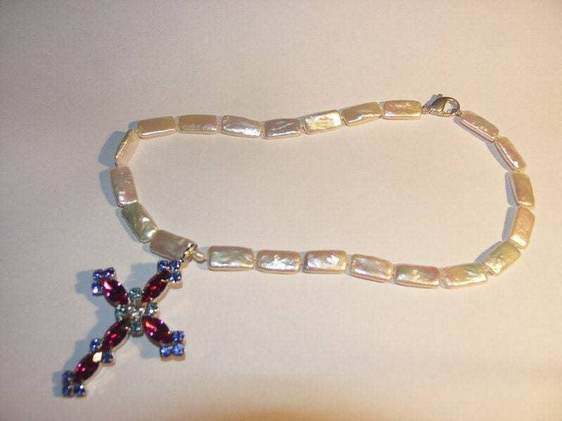 Perlenkette Mit Kreuz, Religiöser Schmuck, Echte Perlen von Perlenfischzuege