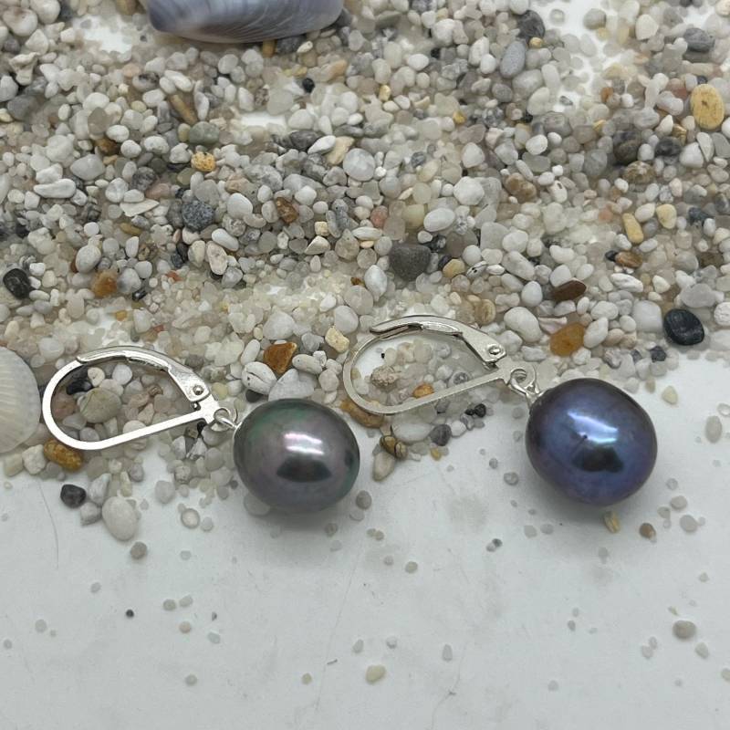 Perlenohrringe Schwarzgraue Ovale Kugeln 9 Mm, Silber-Verschluss Leverback von Perlenfischzuege