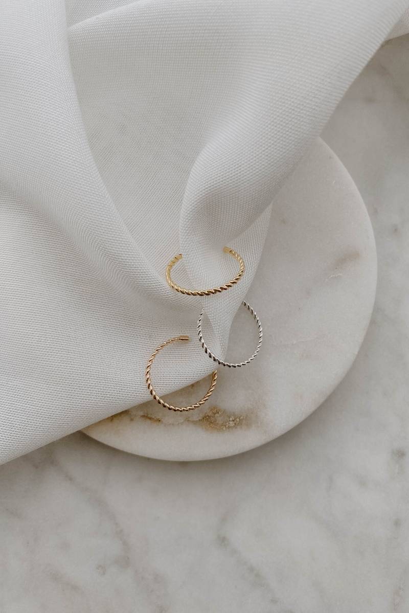 Ring Gedreht, Twisted Ring, 14K Vergoldet, Größenverstellbarer Zarter 925Er Silber Echtschmuck, Wasserresistent | Vicky von Perlenfreundin