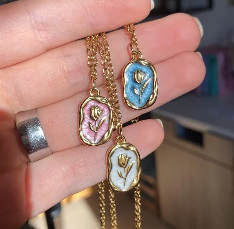 Tulip Charm Necklace von PerlengefluesterShop