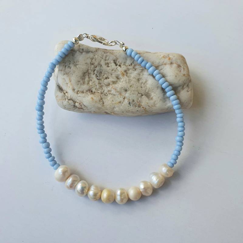 Blau Weiss Armband Mit Perlen von Perlenharmonie