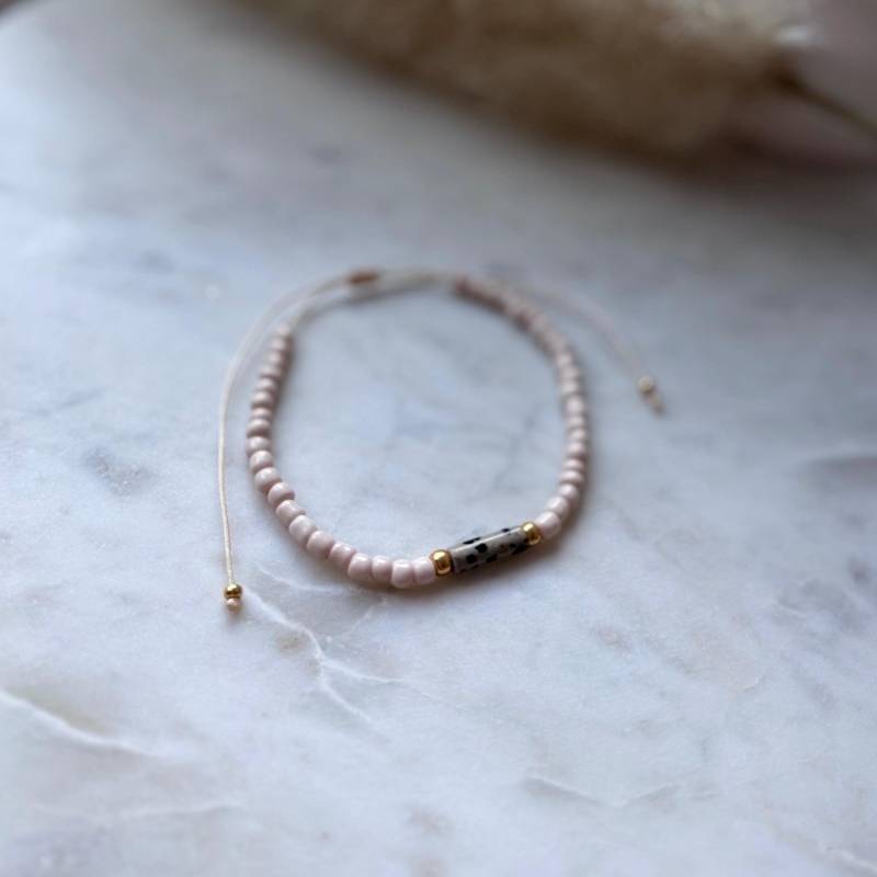 Edelsteinarmband Mit Dalmatiner Jaspis I Zartes Armband Beiges Freundschaftsarmband Glücksarmband Talisman von Perlenkreis