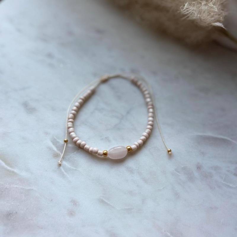 Edelsteinarmband Mit Rosenquarz I Zartes Armband Filigranes Beiges Freundschaftsarmband Glücksarmband Talisman von Perlenkreis