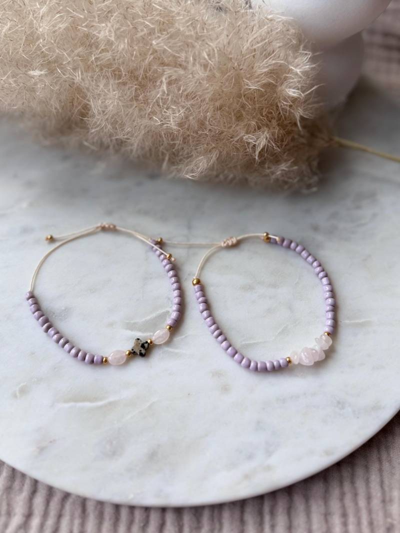 Edelsteinarmband Mit Rosenquarz Oder Dalmatiner Jaspis I Zartes Armband Beiges Freundschaftsarmband Glücksarmband Talisman von Perlenkreis