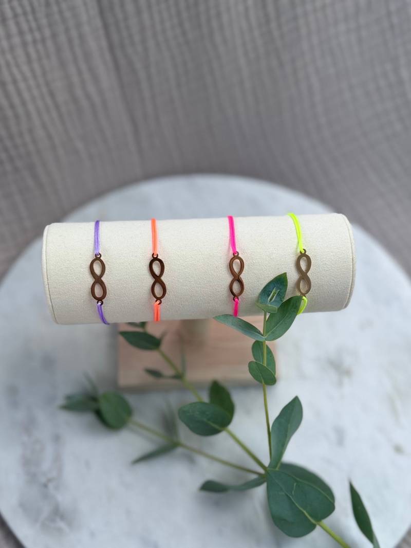 Zartes Armband Mit Infinity Anhänger in Gold I Bunt Kinder + Erwachsene Ibiza Style Sommer L Freundschaftsarmband Geschenk Zartes Armband Mit Infinity Anhänger in Gold I Bunt Kinder + Erwachsene Ibiza Style Sommer L Freundschaftsarmband Geschenk von Perlenkreis