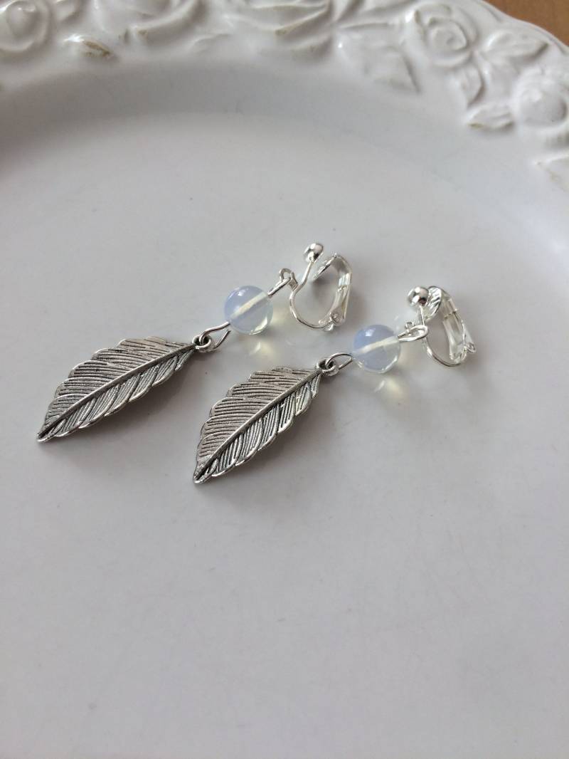Blätter Ohrclips Silber Mondstein von Perlenlagune