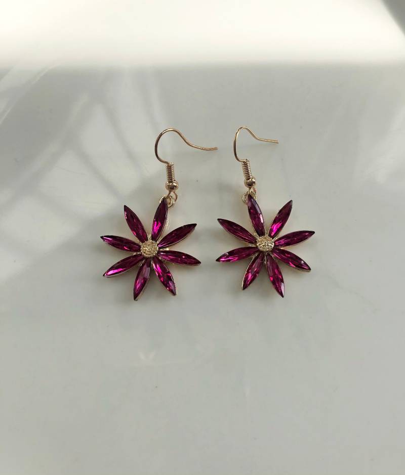 Blumen Ohrringe Champagnegold Fuchsia von Perlenlagune