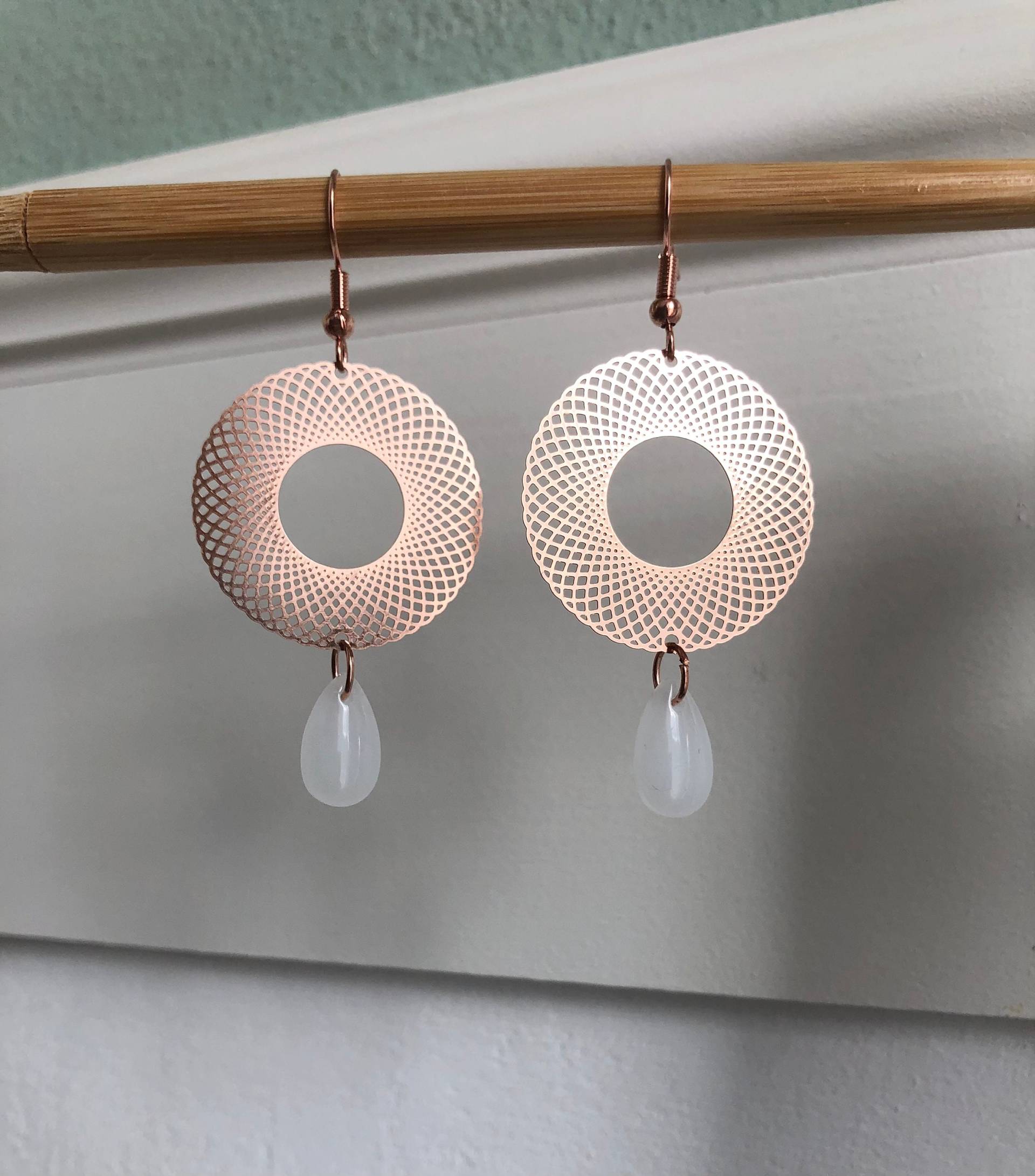 Kreise Ohrringe in Roségold Weiß Kreise Ohrringe in Roségold Weiß von Perlenlagune