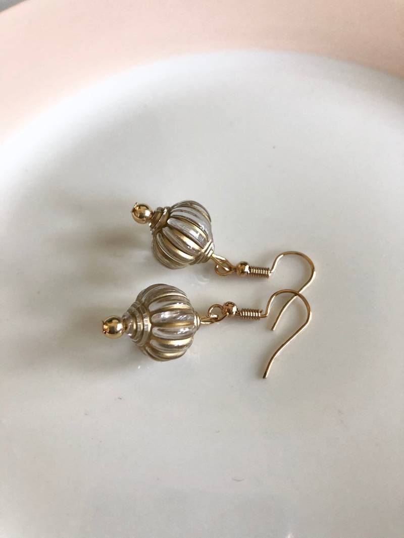 Lampions Ohrringe Hellgold Transparent von Perlenlagune