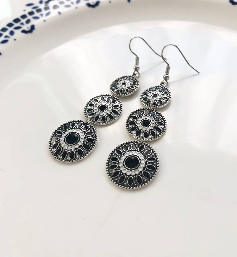 Lange Boho Ohrringe Silber Schwarz von Perlenlagune