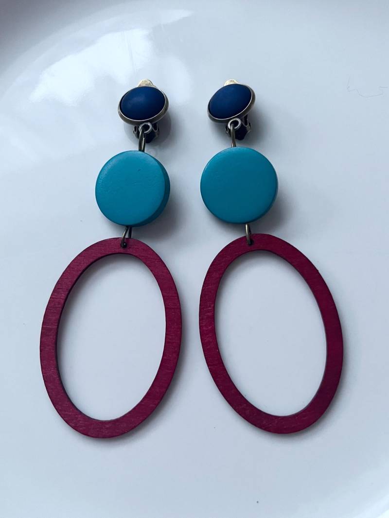 Lange Holz Ohrclips Rot Türkis Dunkelblau Bronze von Perlenlagune