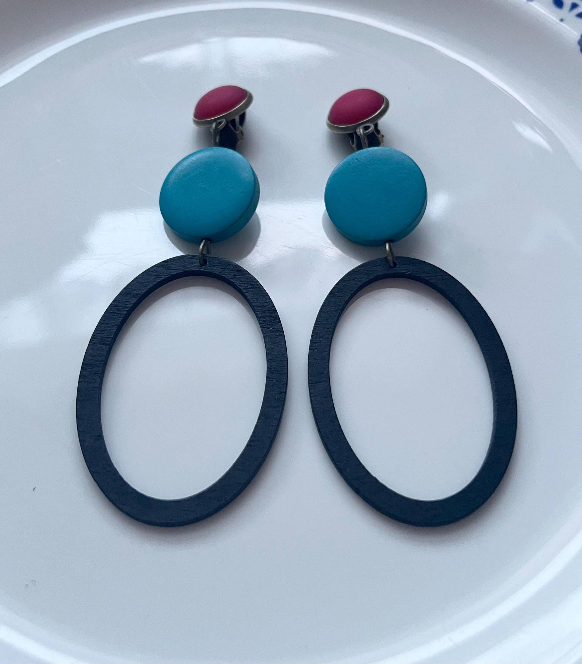 Lange Holz Ohrclips Schwarz Türkisblau Fuchsia Bronze von Perlenlagune