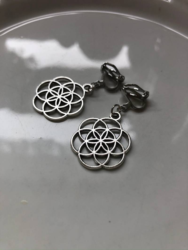 Lebensblume Ohrclips in Silber von Perlenlagune