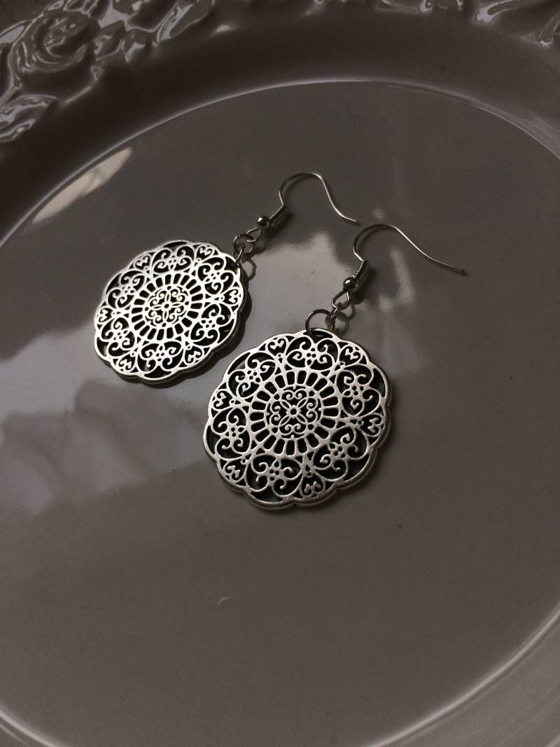 Mandala Ohrringe in Silber von Perlenlagune
