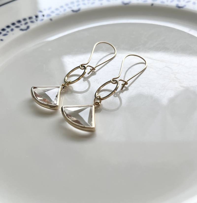 Moderne Ohrringe in Hellgold Kristall von Perlenlagune