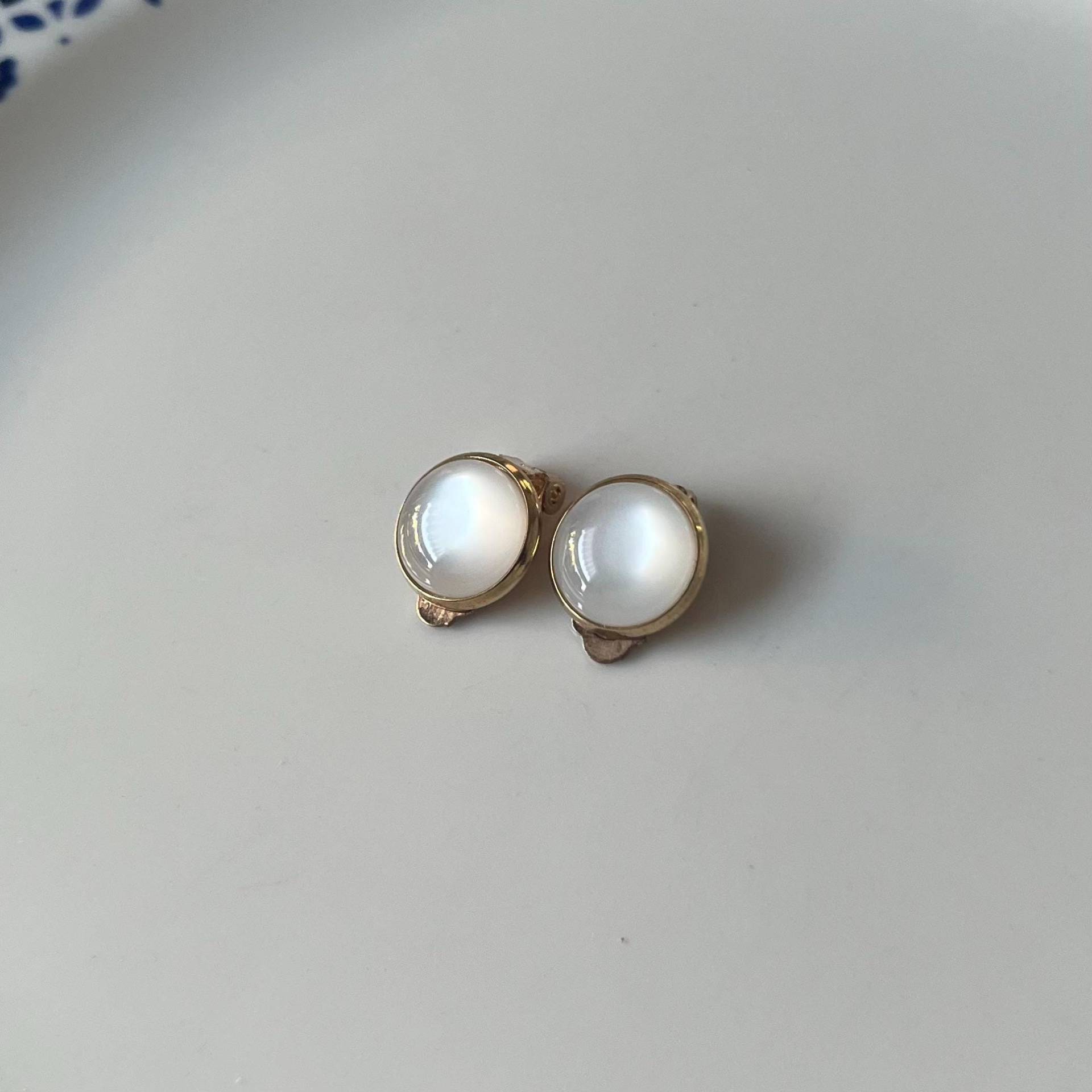 Ohrclips Hellgold Weiß von Perlenlagune