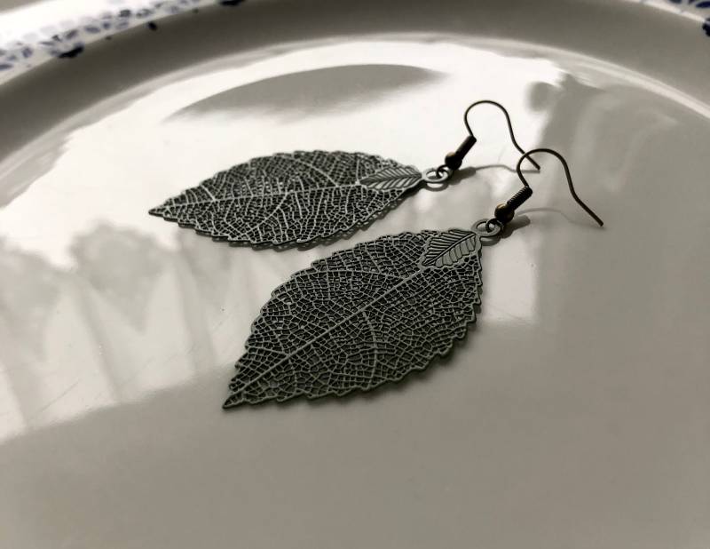 Ohrringe Blätter Bronze Olivgrün von Perlenlagune