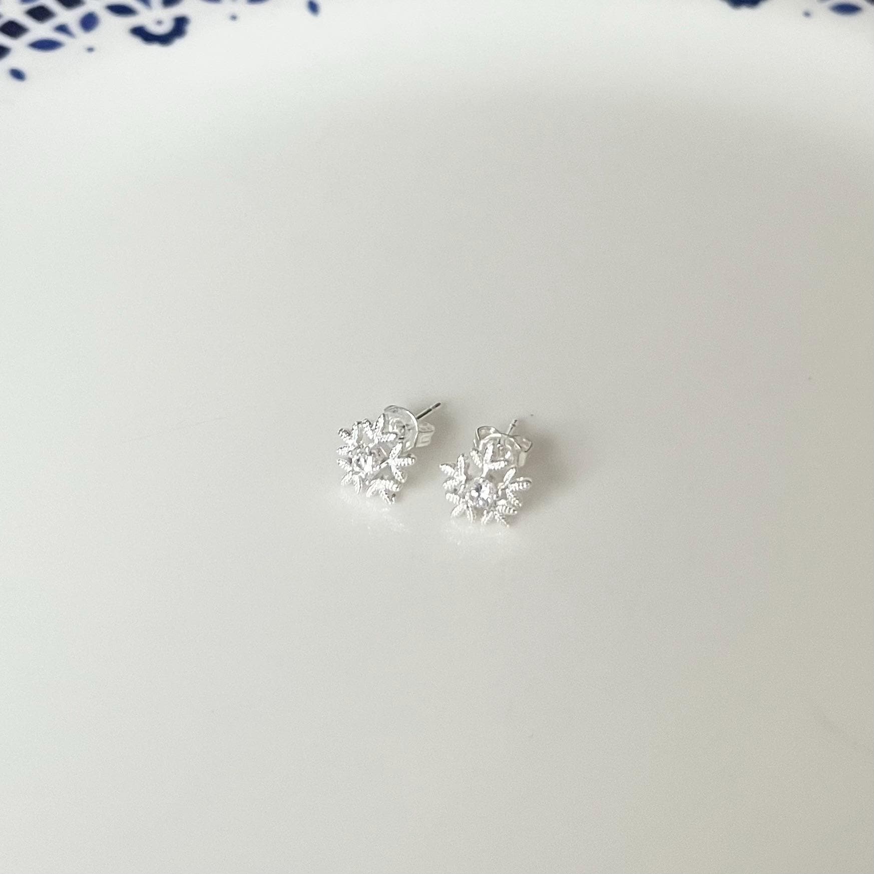 Schneeflocken Ohrstecker 925 Silber von Perlenlagune