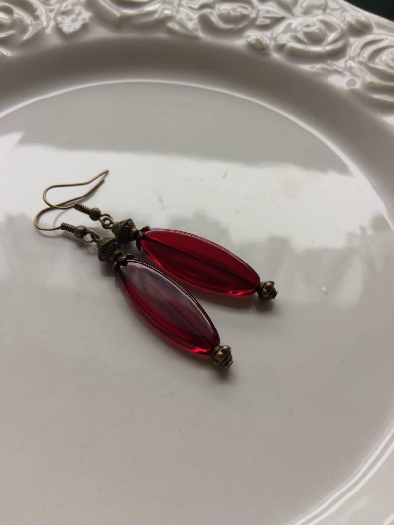 Schöne Längliche Ohrringe Bronze Dunkelrot von Perlenlagune