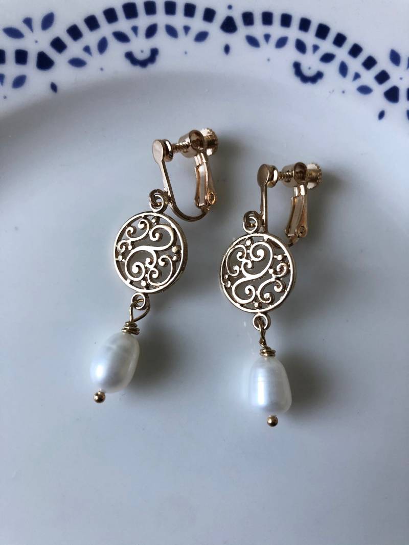 Süßwasserperlen Ohrclips Champagnegold Weiß von Perlenlagune