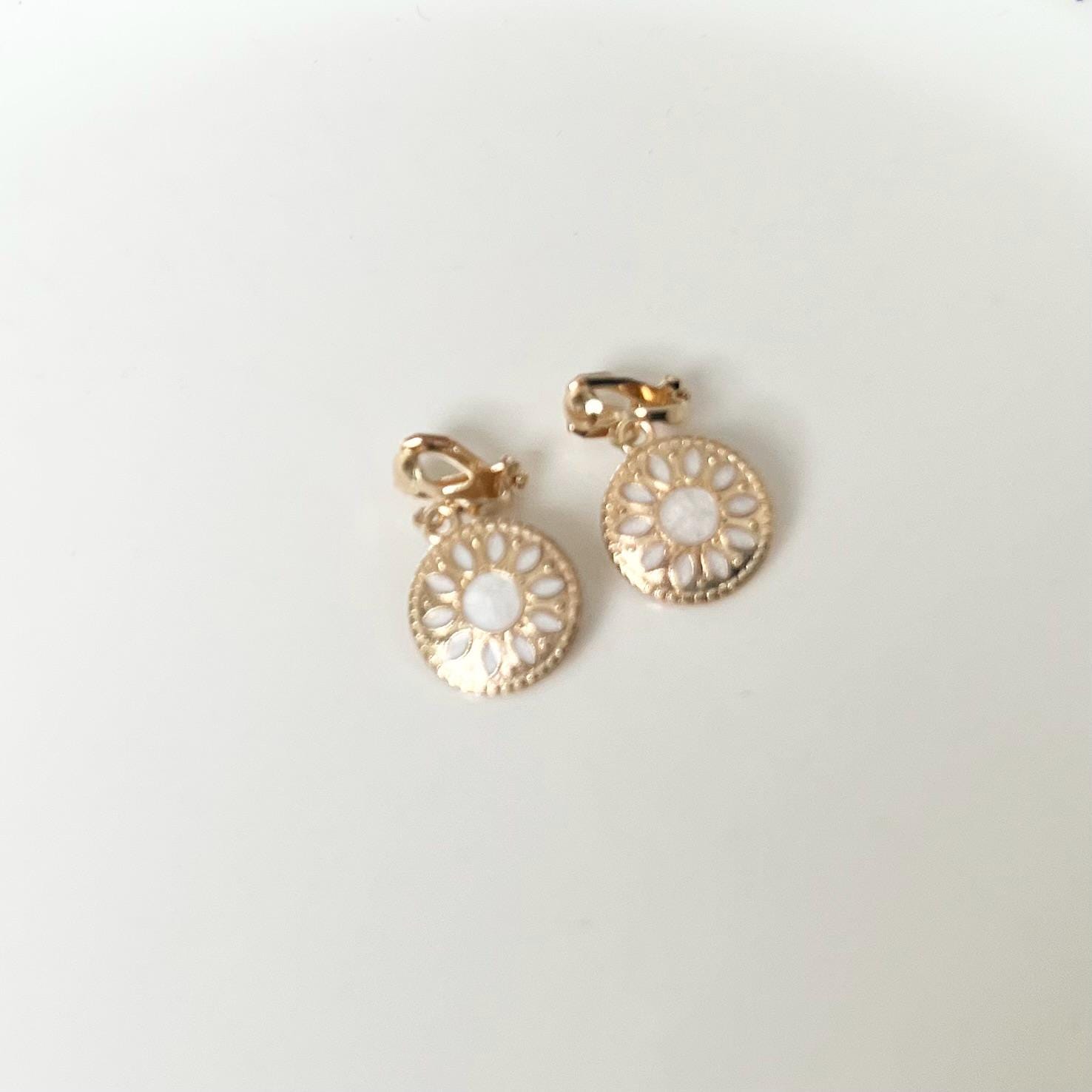 Zarte Runde Ohrclips Champagnegold Weiß von Perlenlagune