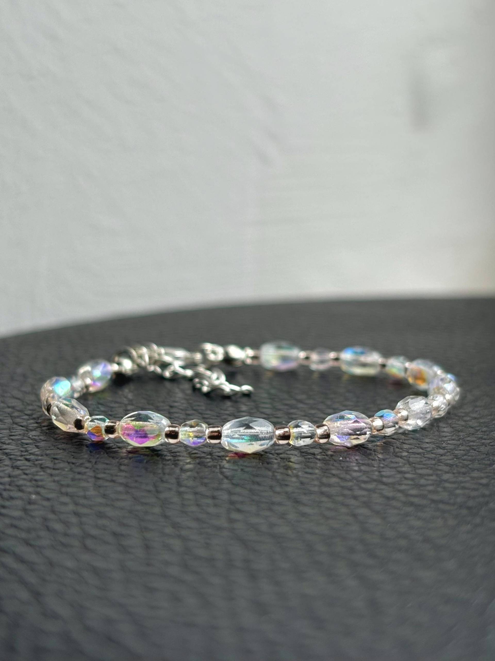 Funkelndes Perlenarmband Mit Glitzer Glasperlen Weiß Und Verschluss Aus Sterlingsilber Längenverstellbar/Märchen Armband Regenbogen von Perlenpiepmatz