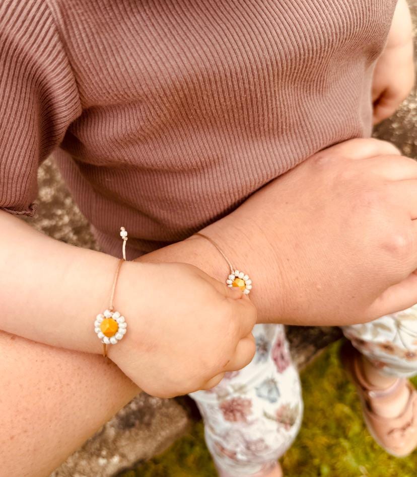 Mama Kind Tochter Armbänder Gänseblümchen Armband Daisy Simple - Naturstein von Perlenprinzessin