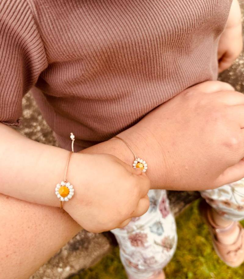 Mama Kind Tochter Armbänder Gänseblümchen Armband Daisy Simple - Naturstein von Perlenprinzessin
